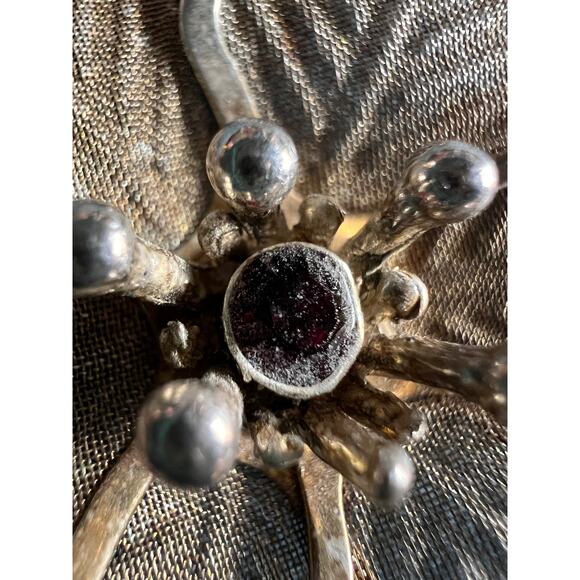 Vintage Gold Mesh Flower w/ Garnet Center – Jewelry Component or Brooch Part - Picture 4 of 6